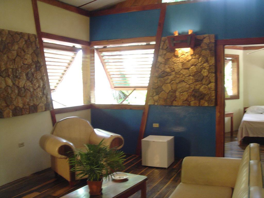 Whistling Bird Hotel Negril Exterior foto